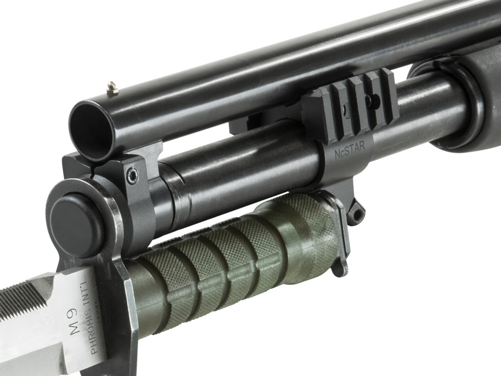 Shotgun Rail and Mount for Mossberg 500 Replicaairguns.us